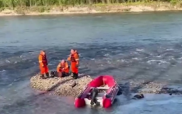 В реке Тисе обнаружили тела двух погибших мужчин