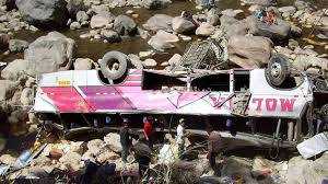 В Перу автобус упал со скалы, погибли 23 человека