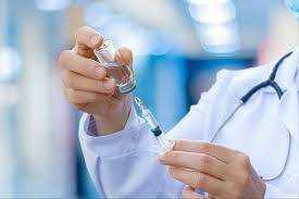 Исследование показало, что половина украинцев не верит в эффективность вакцин