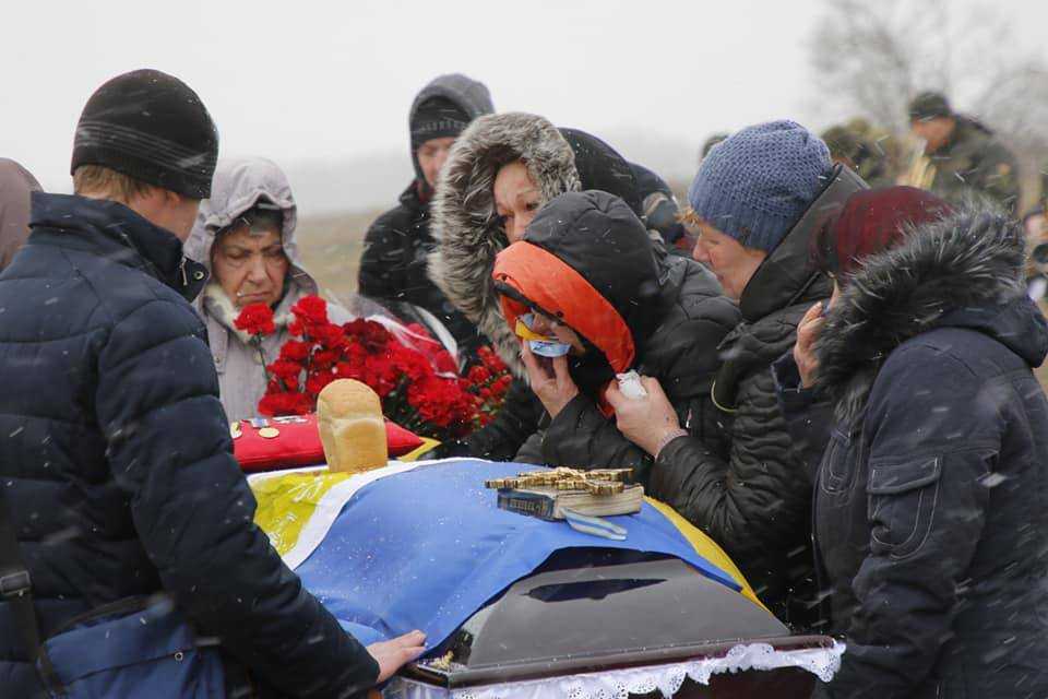 В Днепре попрощались с бойцом ВСУ, погибшим на Донбассе