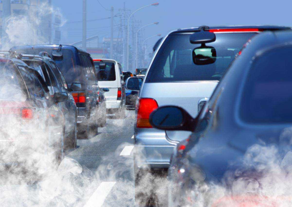 В Україні через вихлопні гази від старих автомобілів щороку зростає кількість хворих на рак та алергію – лікарі