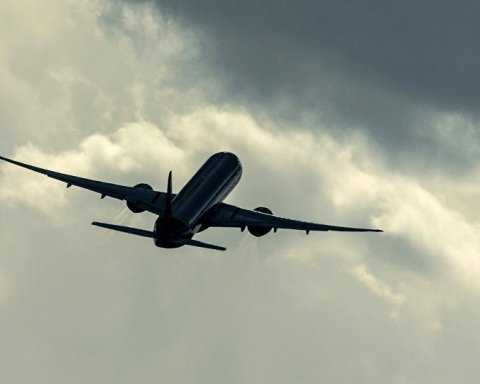 В России произошло новое ЧП с самолетом: сотни пассажиров могли погибнуть