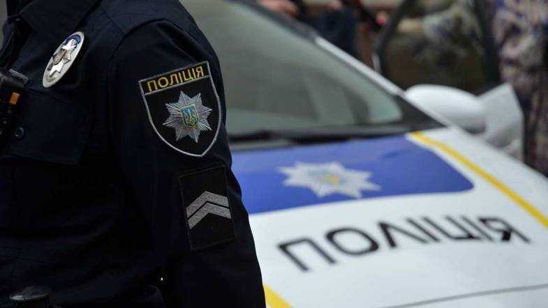 В Харькове полицейский по ночам грабил прохожих