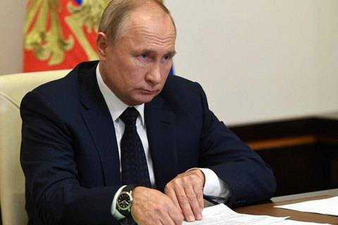 10 років за здачу в полон, дезертирство і відмову воювати: Путін підписав пакет поправок до КК