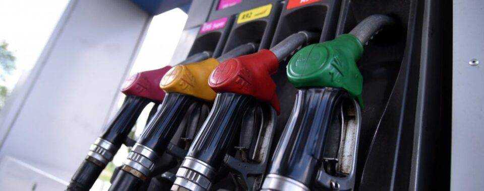 Украинские АЗС изменили стоимость бензина и дизтоплива