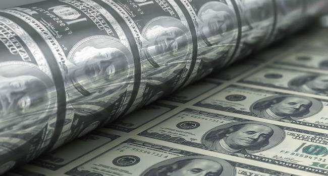 Доллар рухнет капитально: озвучен новый прогноз курса валют
