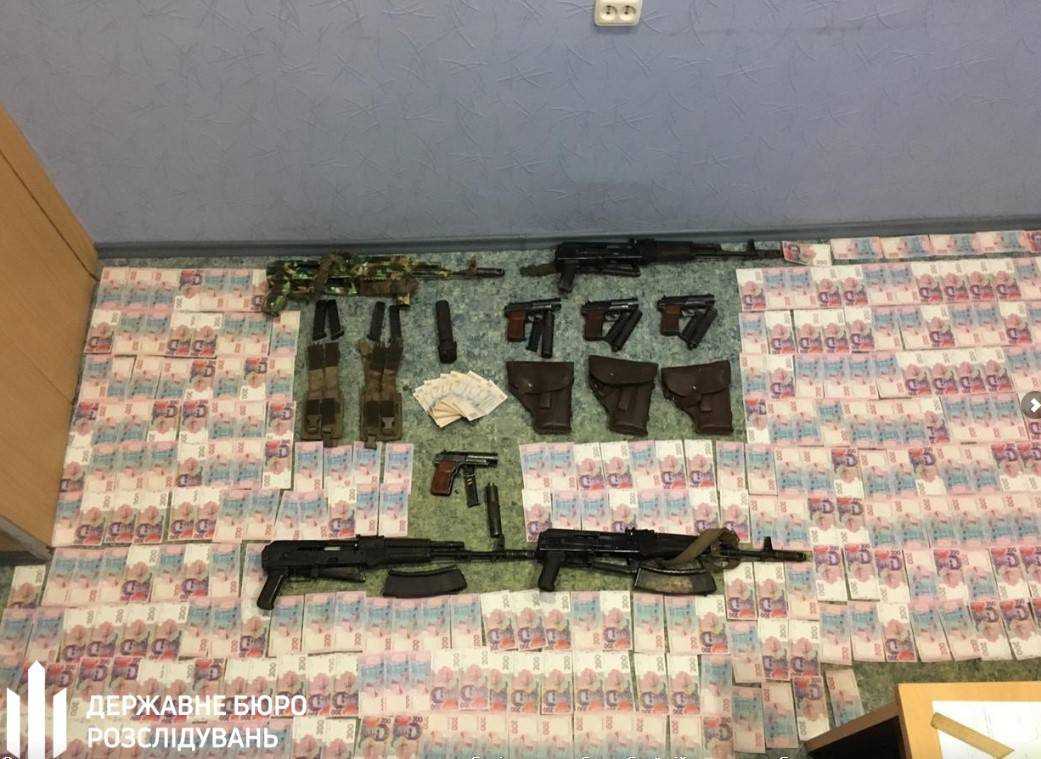 На Житомирщине злоумышленники похитили и продавали оружие из военной части - ГБР