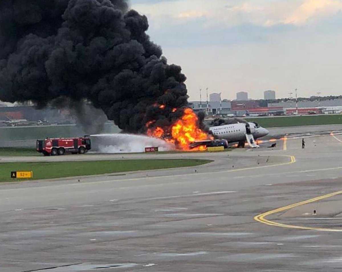 Пасажирський літак загорівся при посадці в "Шереметьєво": багато загиблих