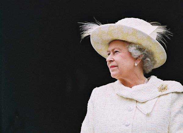 Королева Елизавета ІІ хочет пригласить Трампа в Британию – СМИ