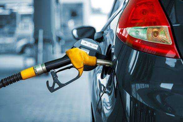 Уряд призупинив регулювання цін на пальне: скільки коштуватиме бензин