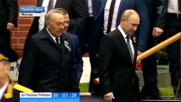 Назарбаев приехал к Путину на парад