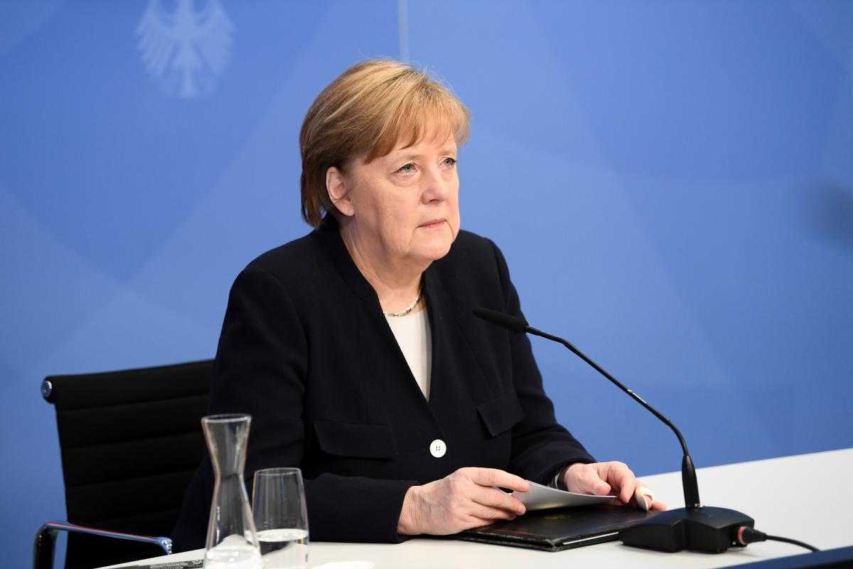Меркель: Україна повинна залишатися країною-транзитером газу