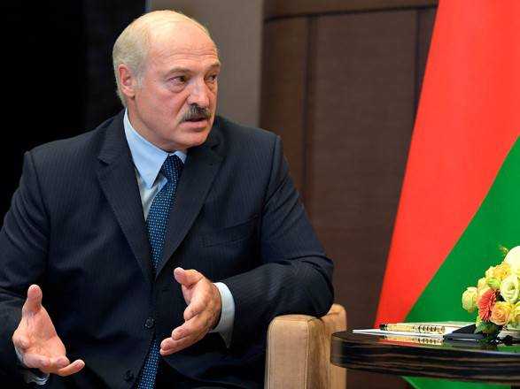 День Независимости: Лукашенко поздравил Украину с праздником "в сложных условиях современного мира"