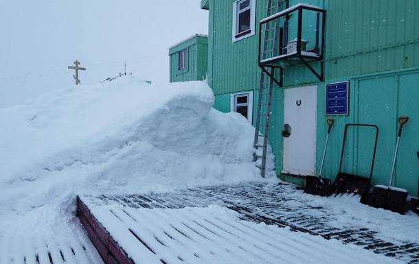 На українській станції в Антарктиді новий сніговий рекорд