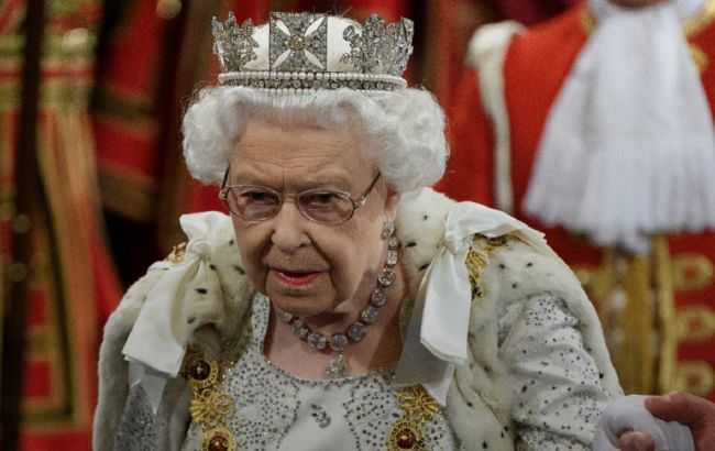 Королева Єлизавета II повернулася до виконання обов'язків після смерті чоловіка