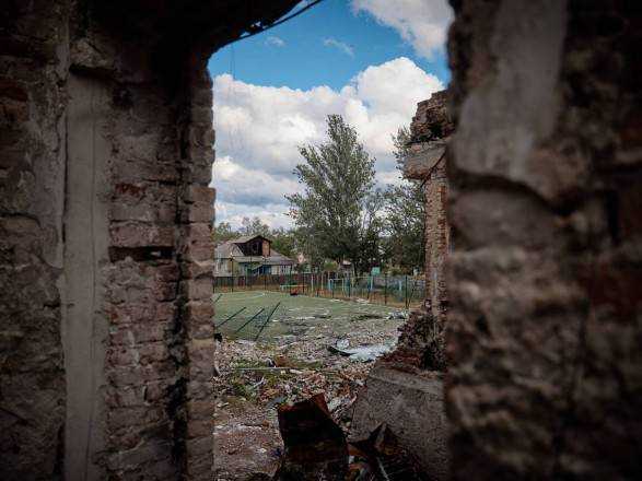 "росія знищує будь-які основи життя": Зеленський показав Лиман після деокупації