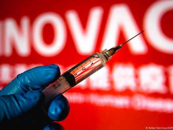 Первая партия китайской вакцины от коронавируса ожидается в Украине не позднее марта