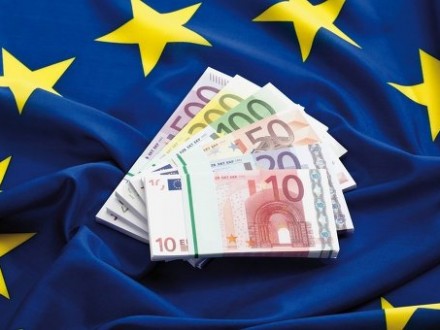 ЕС может передать Украине прибыль от замороженных российских активов на 196 млрд евро - FT