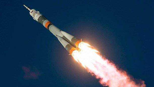 В России запустили в космос ракету "Союз"