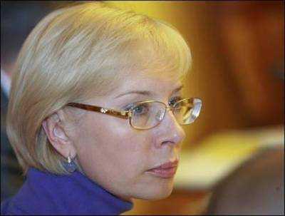 Министр социальной политики Людмила Денисова заверяет, что для переселенцев из востока и Крыма действует упрощенный порядок перевода выплат
