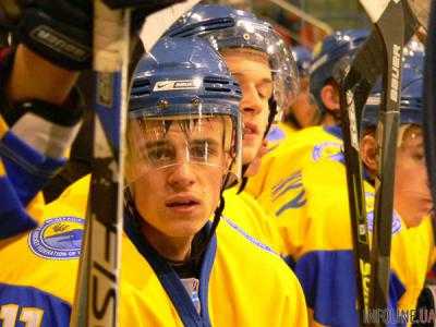 Украинские хоккеисты-юниоры выиграли групповой этап турнира Четырех наций