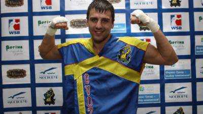 В Калифорнии украинский боксер А.Гвоздик одержал досрочную победу
