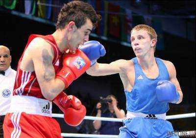 Украинские боксеры начали выступления на чемпионате мира в Катаре