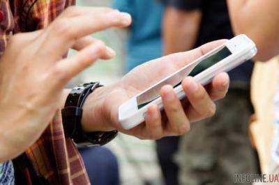 В Полтавской области пять абитуриентов хотели пронести мобильные телефоны на ВНО