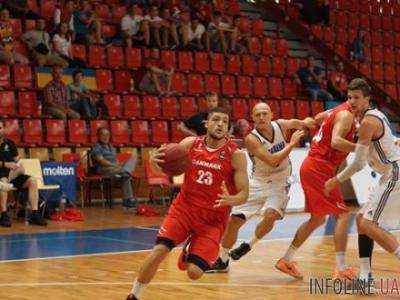 Украинская сборная по баскетболу одержала три победы на турнире в Словакии
