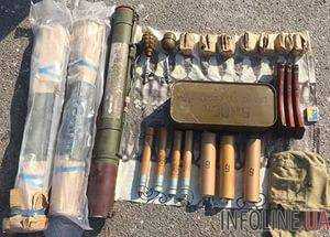 В Донецкой области пограничники обнаружили хранилище с оружием и боеприпасами