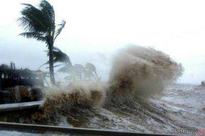 Мощный тайфун Нок-тен надвигается на столицу Филиппин