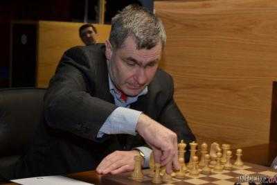 Украинский шахматист В.Иванчук обыграл трехкратного чемпиона мира М.Карлсена