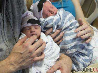 В США близнецы родились в разные годы