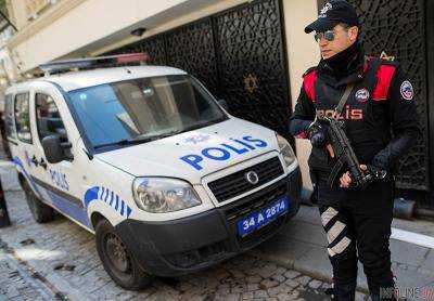 При взрыве в Измире погибли полицейский и сотрудник суда