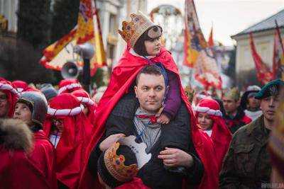 Тысячи поляков присоединились к праздничной процессии Трех царей