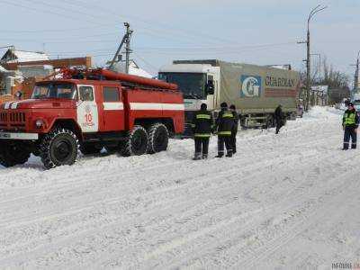 В Херсонской области за сутки спасатели вытащили из снежного плена 65 автомобилей