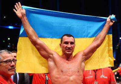 Украинцы Владимир Кличко и Василий Ломаченко вошли в десятку самых высокооплачиваемых боксеров планеты