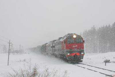Несмотря на непогоду движение поездов осуществляется по расписанию - "Укрзализныця"