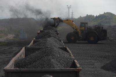 Минэнергоуголь сообщает, что на складах ТЭС и ТЭЦ накоплено 1,9 млн. тонн угля