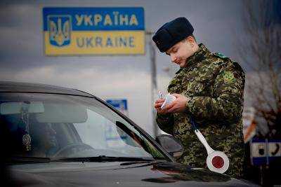 На международном автомобильном пункте пропуска «Гоптовка» две гражданки РФ попросили статус беженцев в Украине