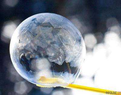 Американский фотограф Майк Шау снял на видео процесс замерзания мыльных пузырей