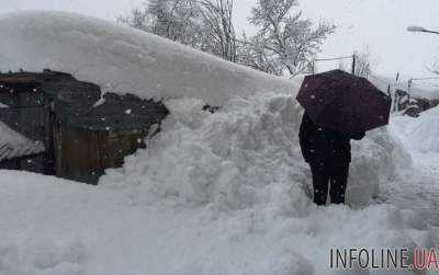 В Италии снежная лавина полностью накрыла горный отель: опубликовано видео