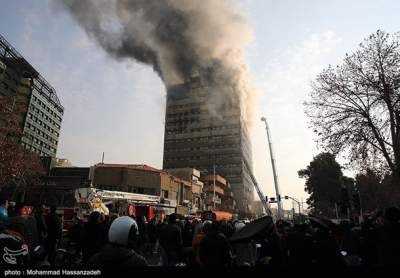 В Иране упал небоскреб: погибли 30 пожарных. Видео