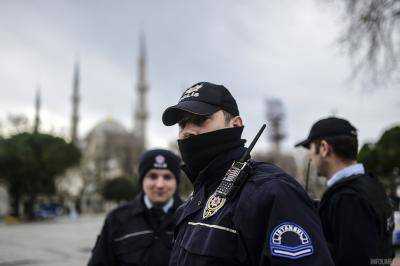В Турции арестовали еще одного полицейского в связи с возможной причастности к убийству после РФ