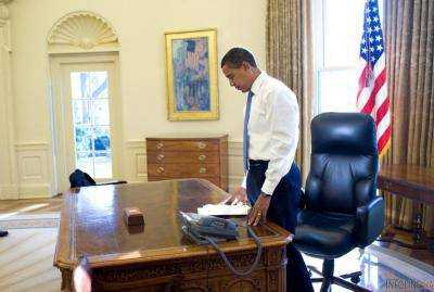 Президент США Б.Обама оставил записку для Д.Трампа в Овальном кабинете