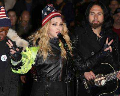 На прошедшем в Вашингтоне «Марше женщин» певица Мадонна обматерила Д.Трампа