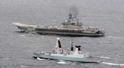 Британские военные самолеты и боевые корабли сопровождают российский авианосец "Адмирал Кузнецов" в Ла-Манше