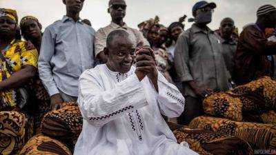 В Гамбию вернулся новый президент страны