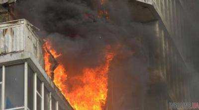 В результате пожара в многоэтажке Авдеевки госпитализировали четырех человек
