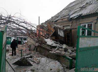 В результате ночного обстрела боевиков в Авдеевке были повреждены восемь домов